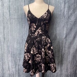 Eight Sixty Women S Mini Dress Black Beige Floral Fit & Flare Stretch V-Neck Zip